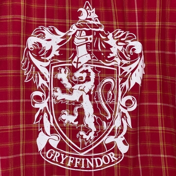 Harry Potter Gryffindor Long sleeve plaid shirt. Size (2X) - Picture 3 of 7